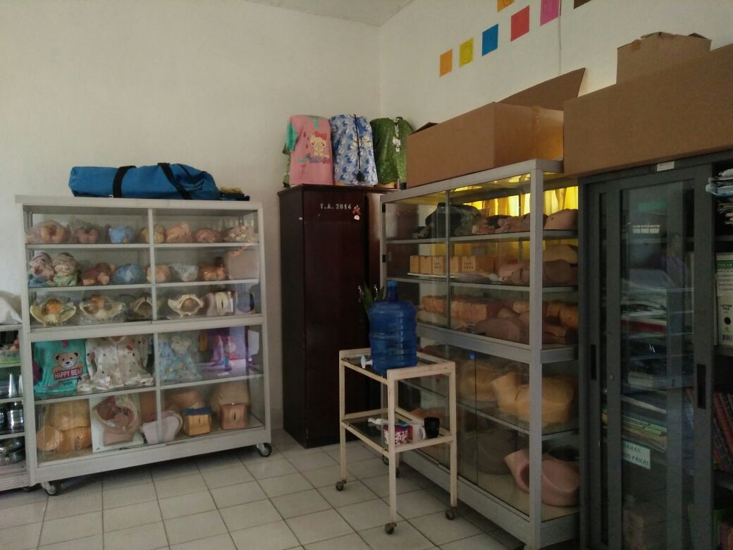 LABORATORIUM CENTRAL PRODI KEBIDANAN SIANTAR